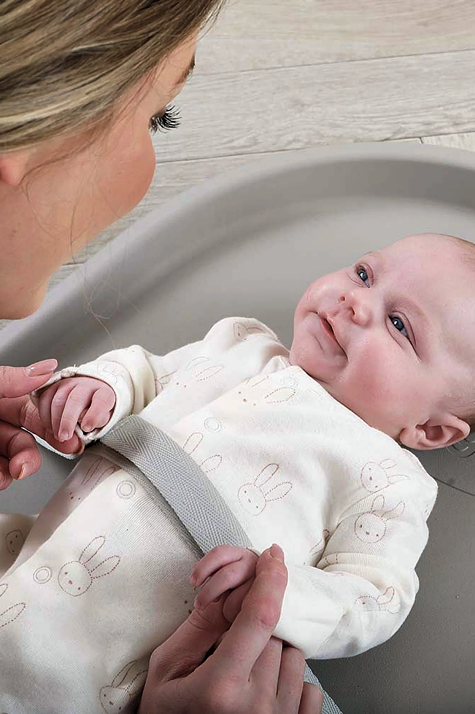 Changing Essentials Kit: Shnuggle Changing Mat + Diaper Pail + Better Bag Liners (90 Day Supply) - Image 18