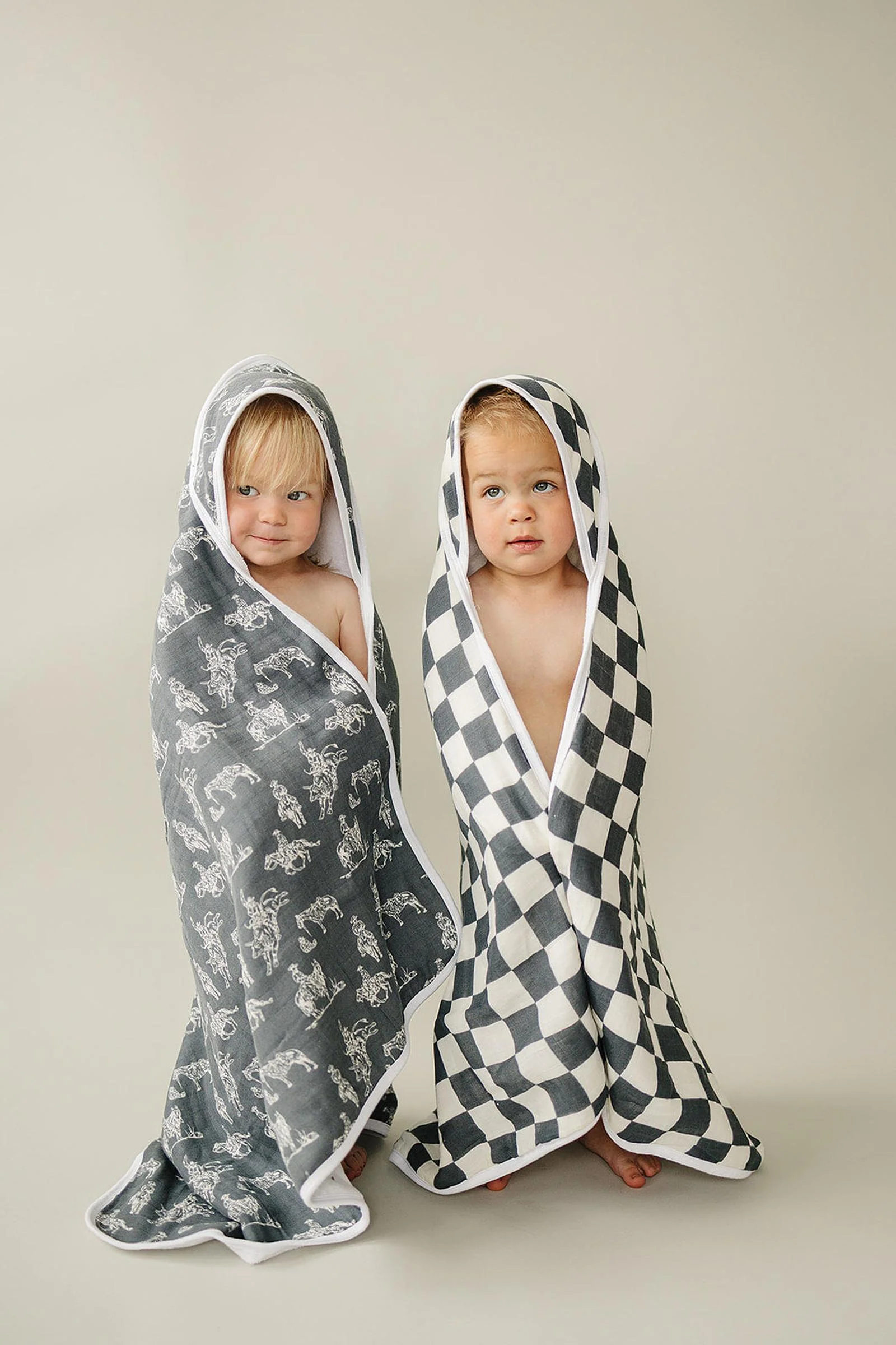 Mebie Baby Charcoal Checkered Muslin Hooded Towel, 100% Cotton, Gender Neutral, Baby - Image 4
