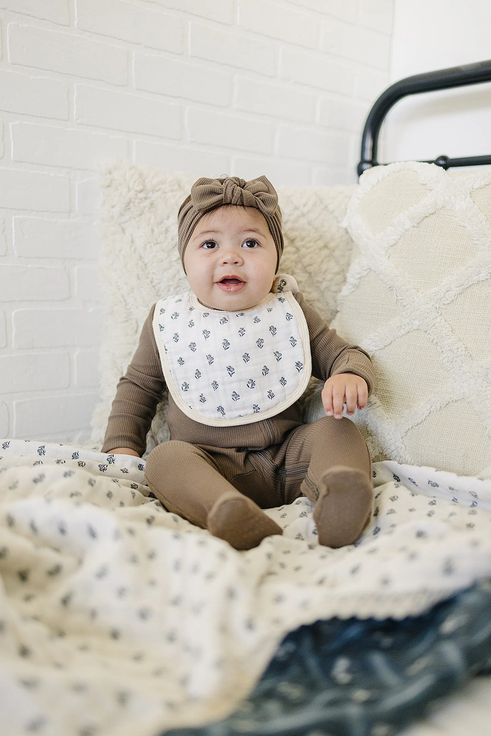 Mebie Baby Cream Berry Classic Muslin Bib, 100% Cotton, Baby Essentials - Image 3