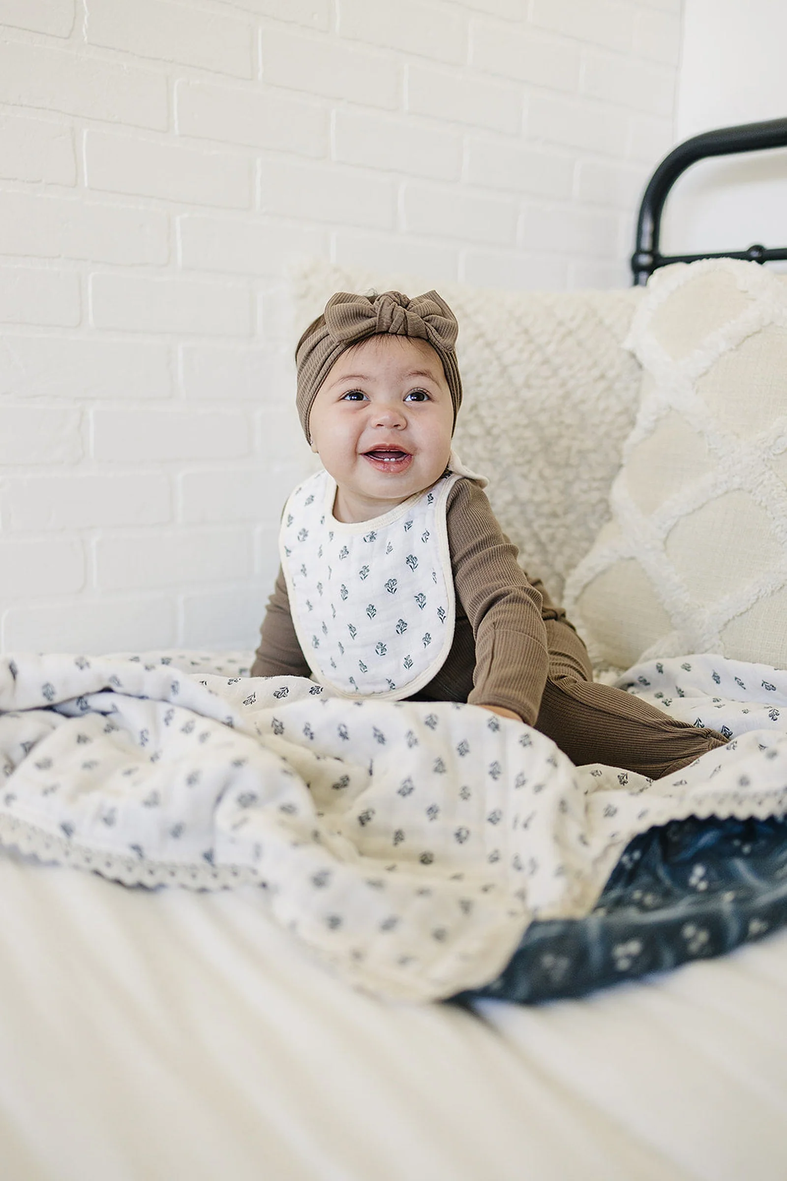 Mebie Baby Cream Berry Classic Muslin Bib, 100% Cotton, Baby Essentials - Image 5