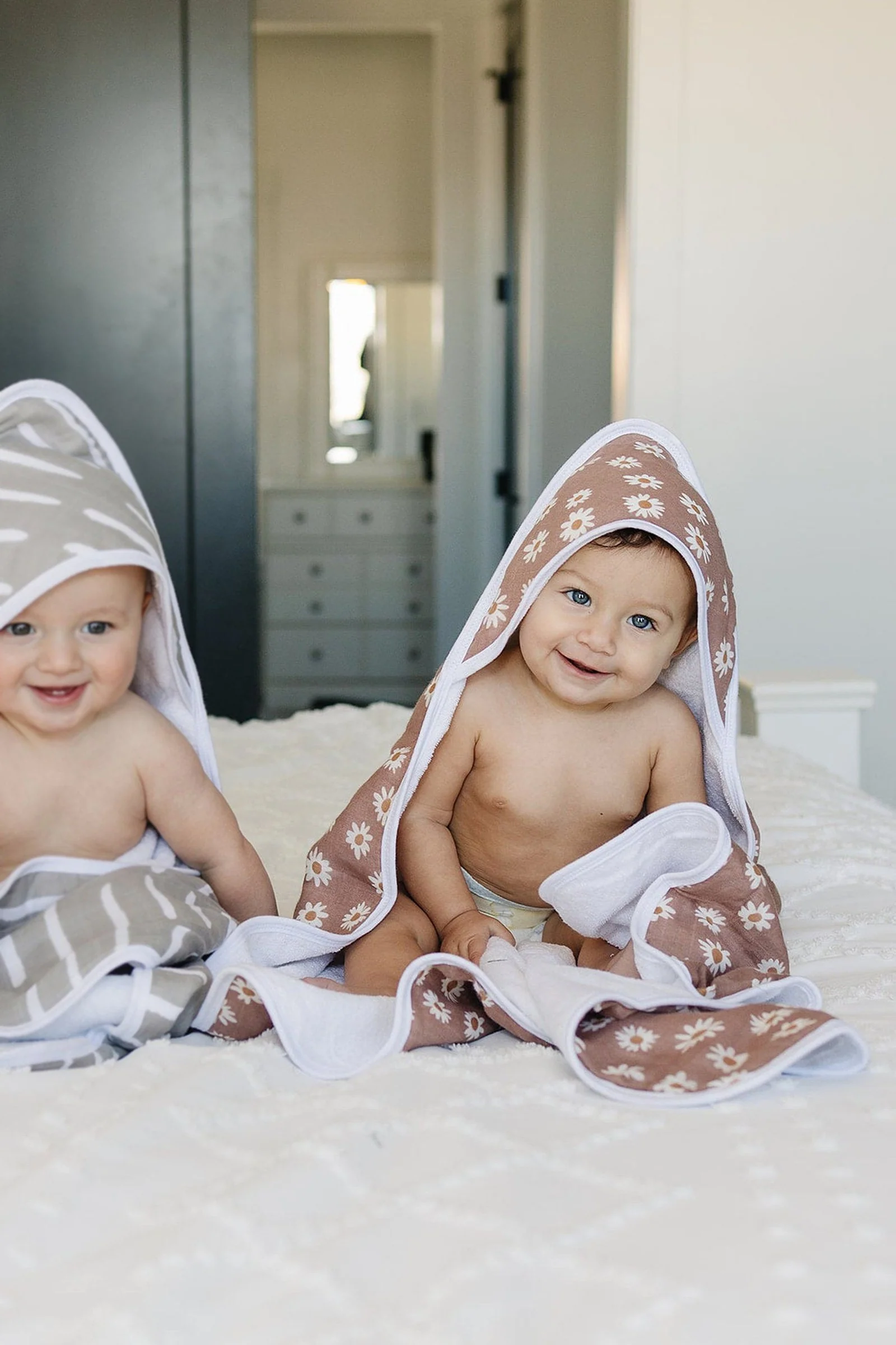 Mebie Baby Daisy Dream Muslin Hooded Towel, 100% Cotton, Baby Essentials - Image 4