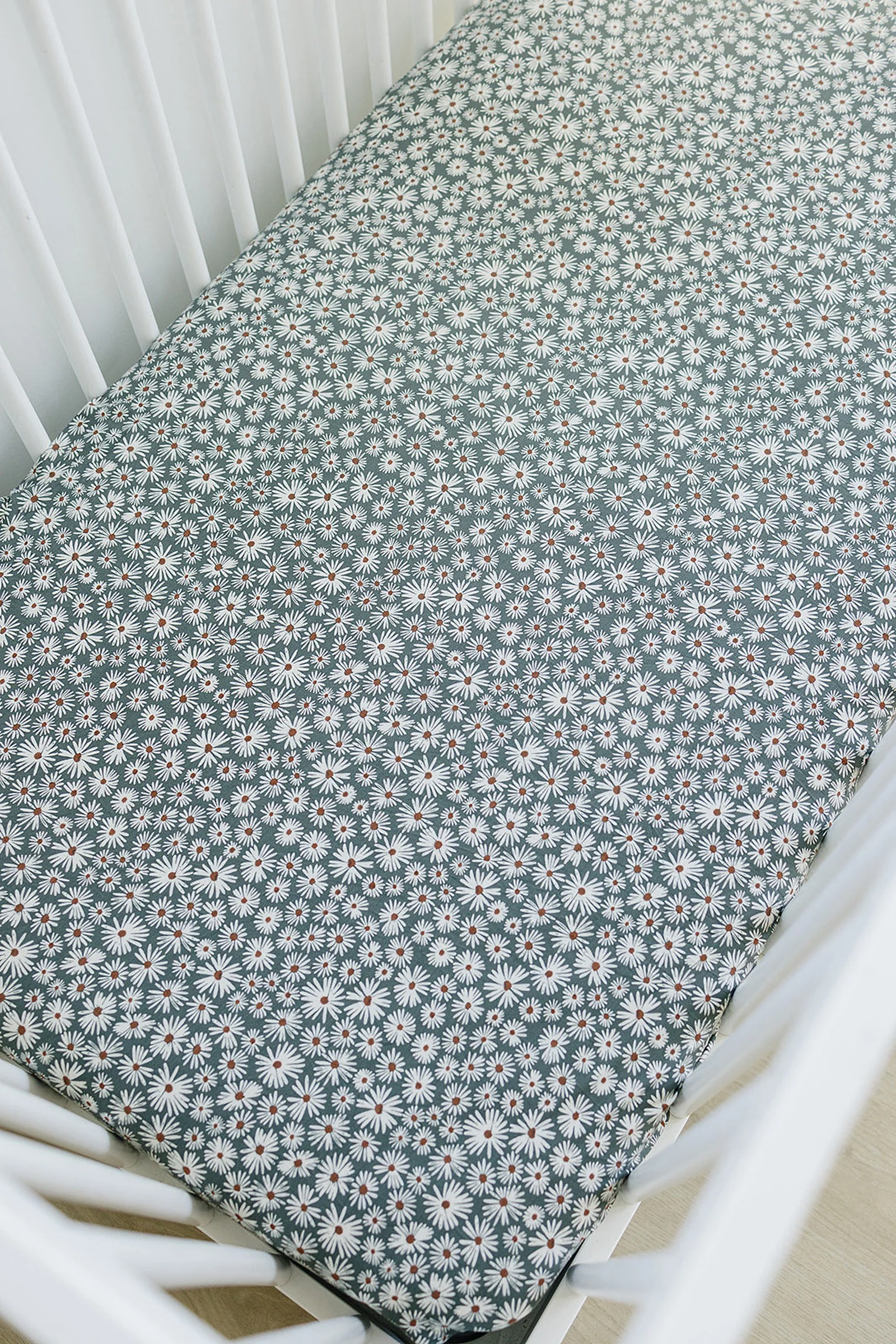 Mebie Baby Dark Green Daisy Stretch Crib Sheet, Bamboo, Baby Essentials