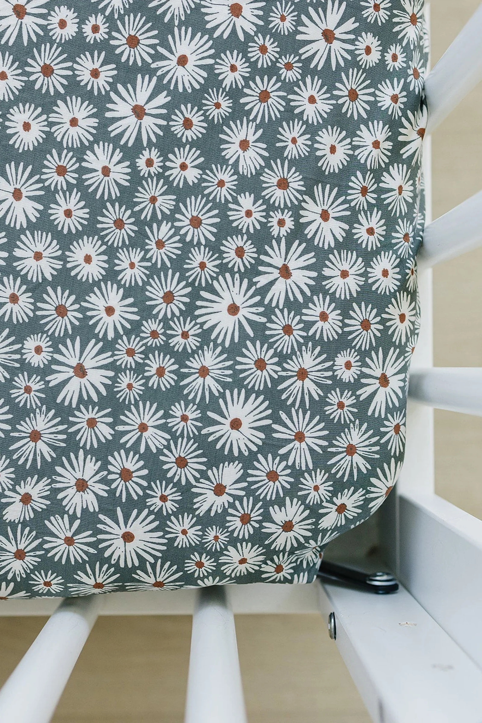 Mebie Baby Dark Green Daisy Stretch Crib Sheet, Bamboo, Baby Essentials - Image 2