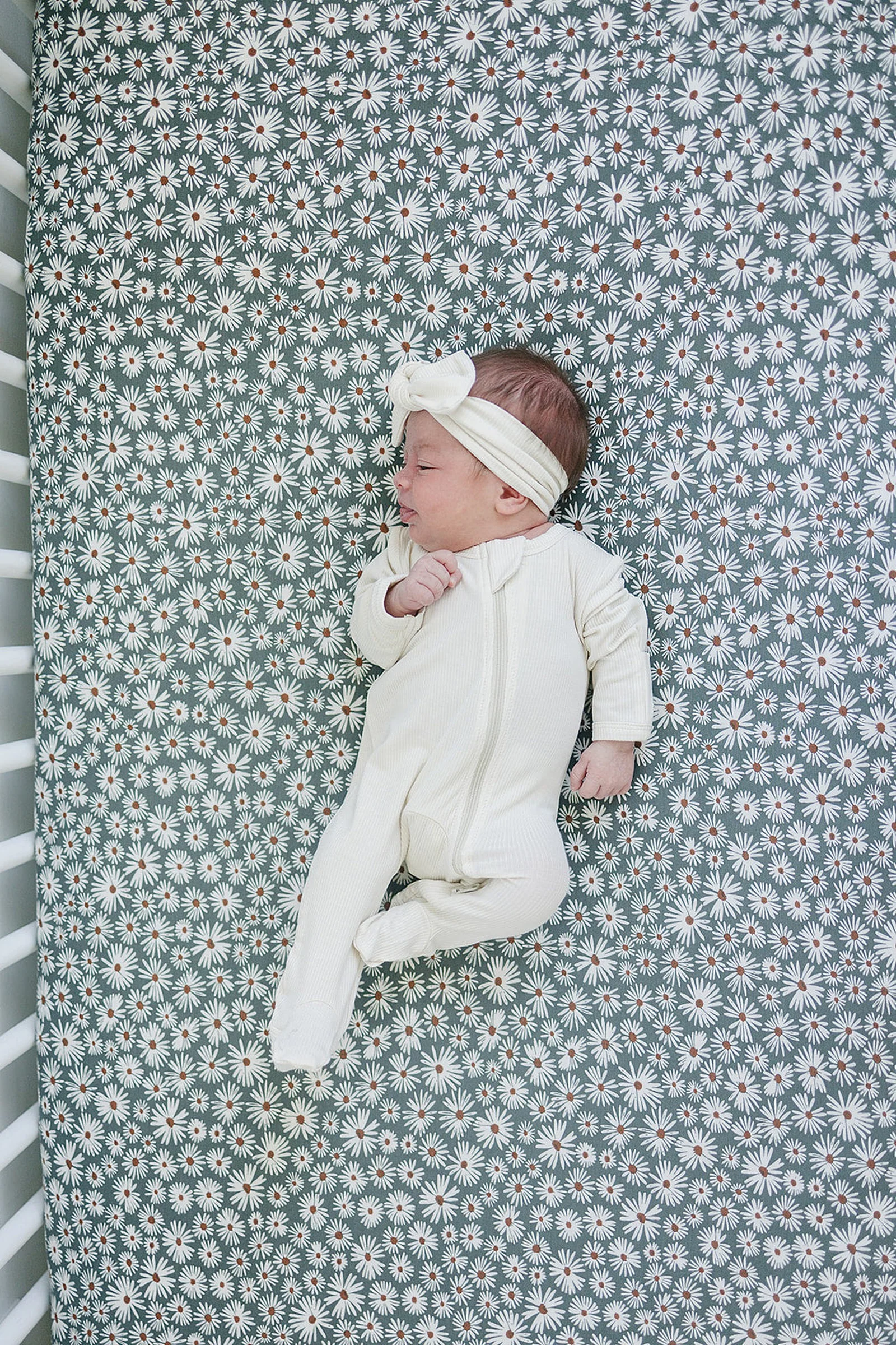 Mebie Baby Dark Green Daisy Stretch Crib Sheet, Bamboo, Baby Essentials - Image 3