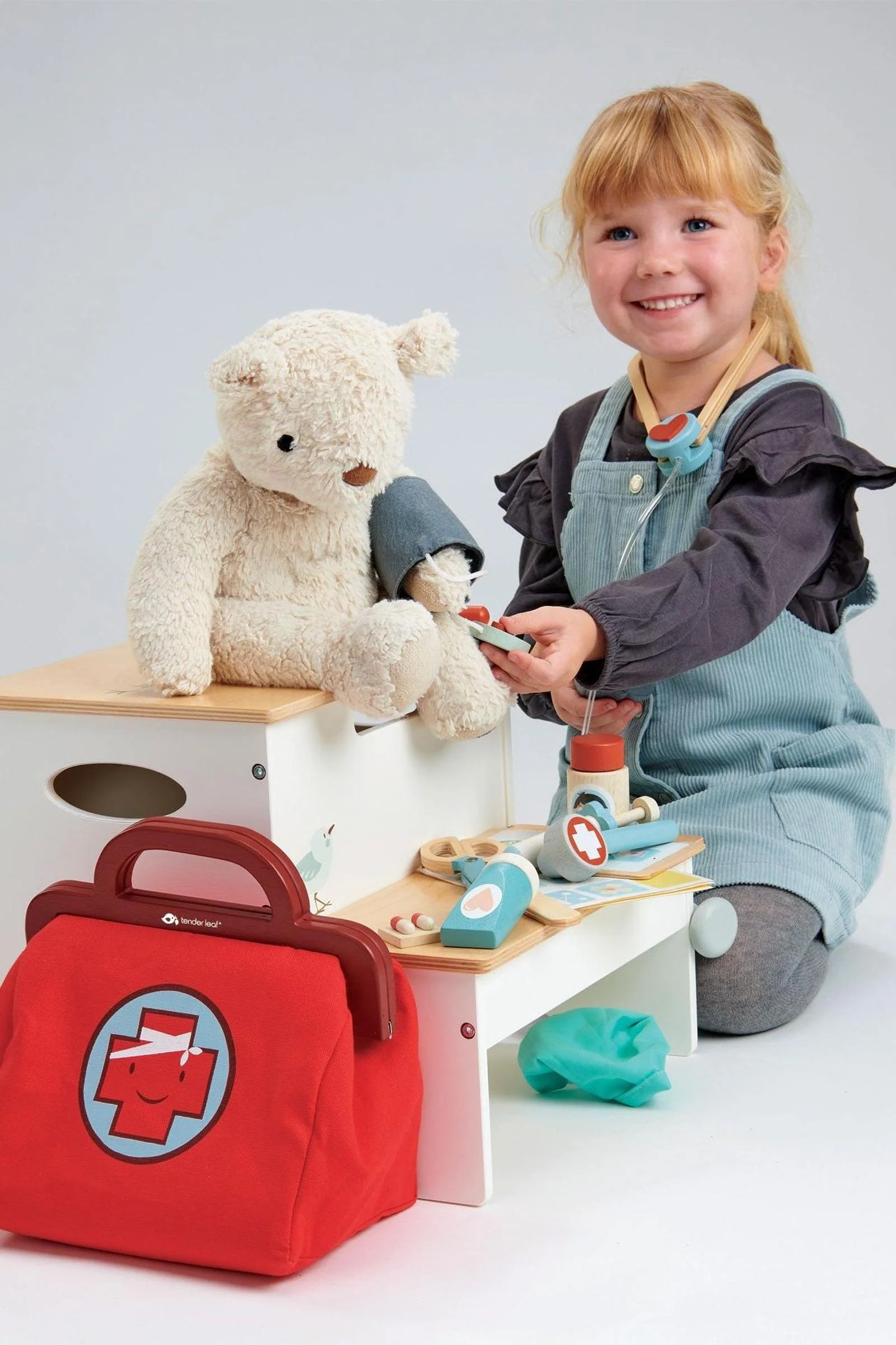 Tender Leaf Wooden Toys, Doctor's Bag - Image 5