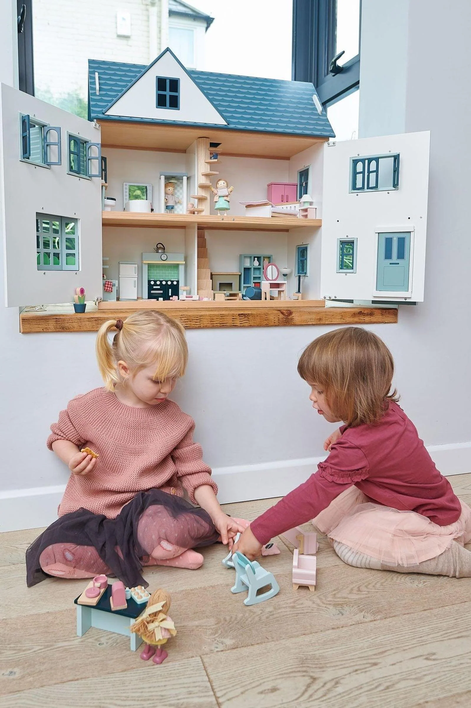 Tender Leaf Wooden Toys, Dovetail House, Dollhouse - Image 3