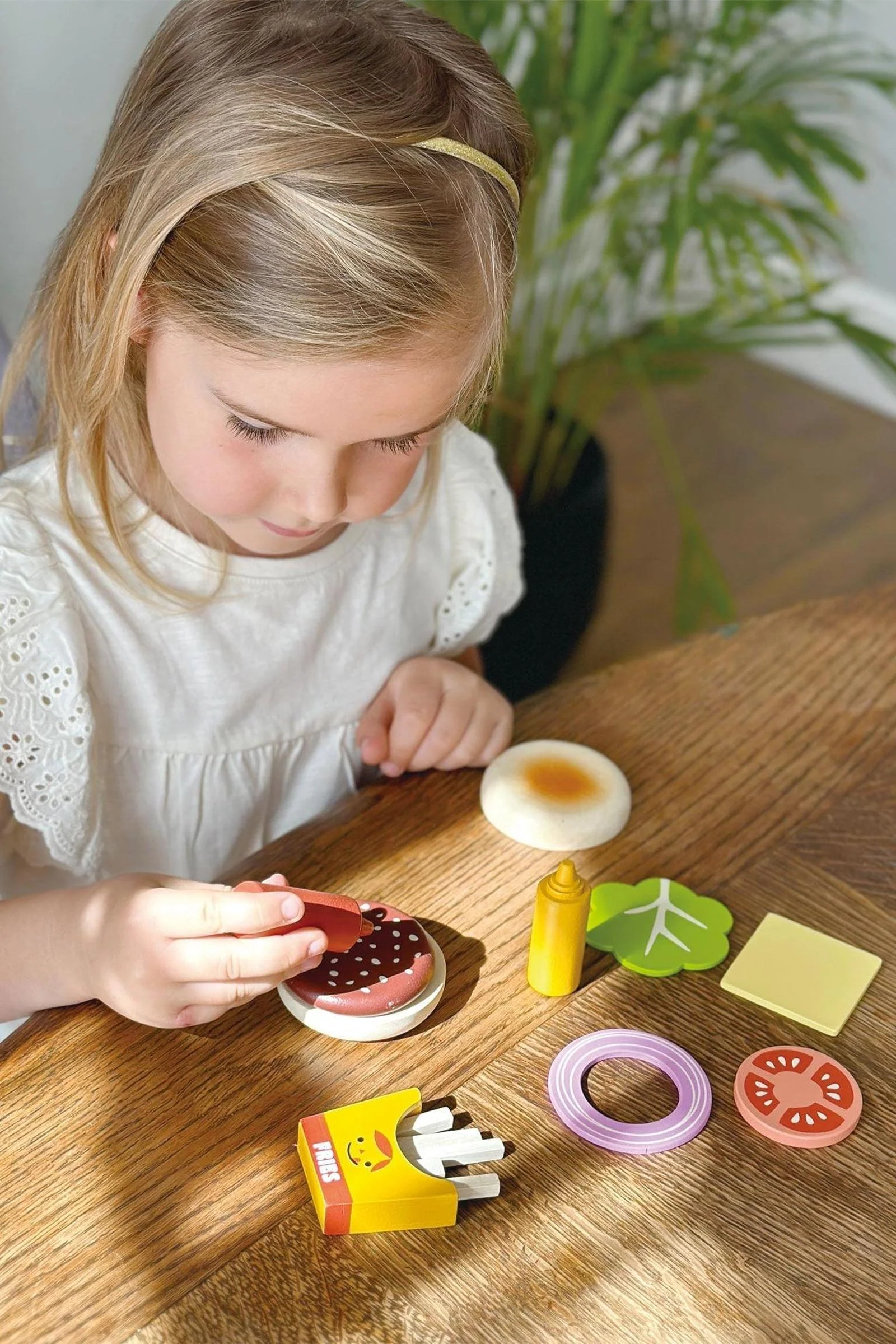 Mentari Wooden Toys, Fast Food Bundle, Pan Set, Chopping Board, Pizza and Burger - Image 5