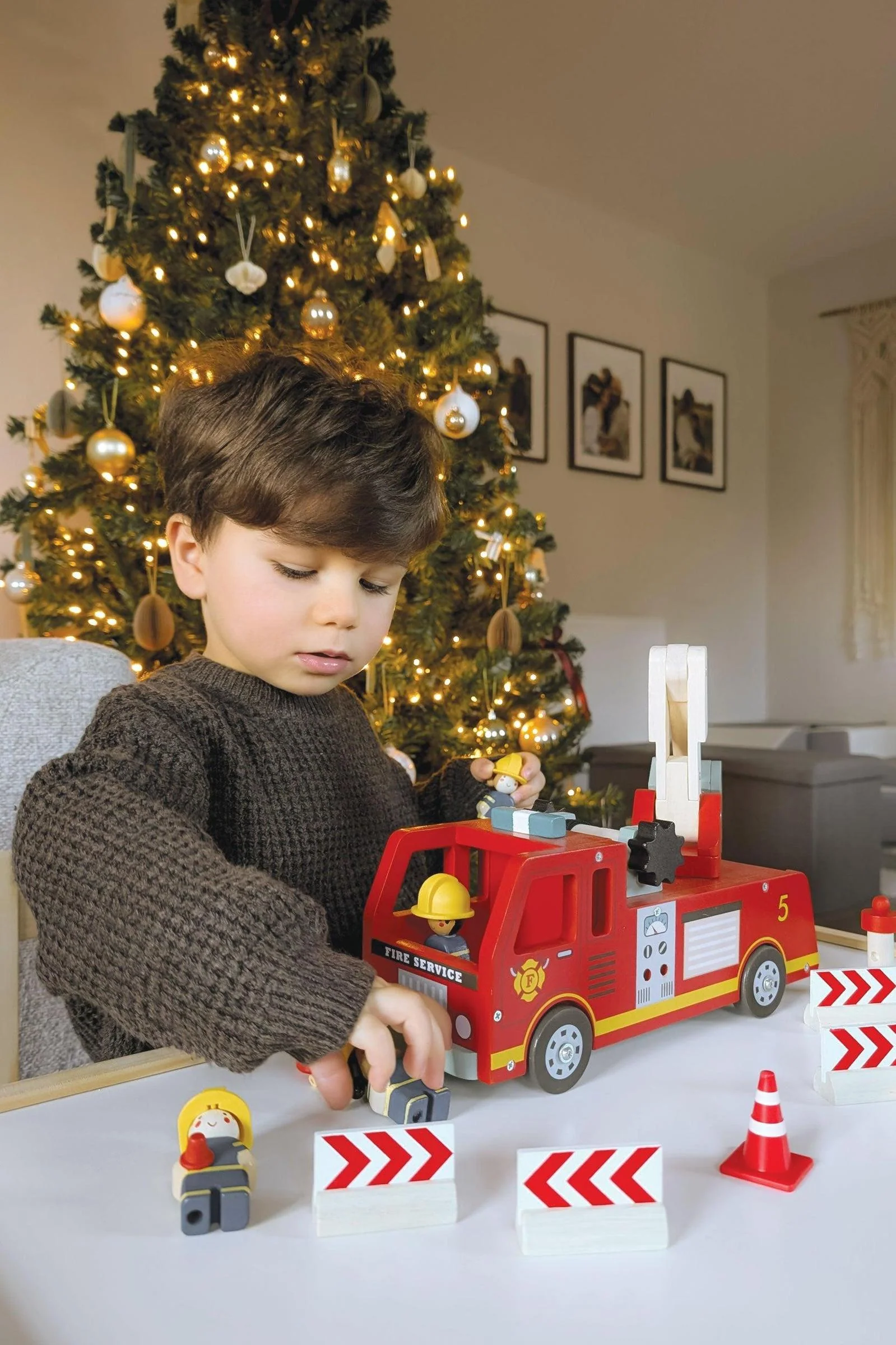 Tender Leaf Wooden Toys, Fire Engine - Image 4