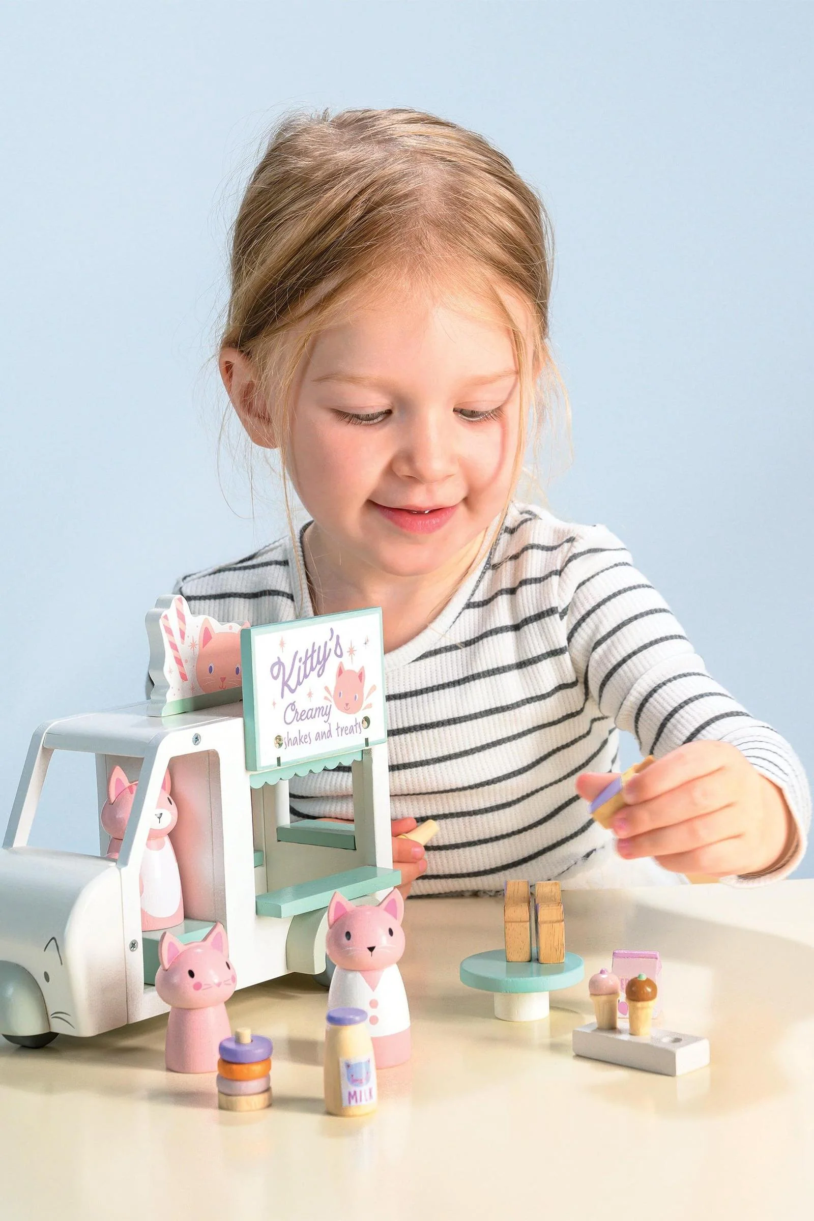Tender Leaf Wooden Toys, Kitty's Milkshake Van - Image 9