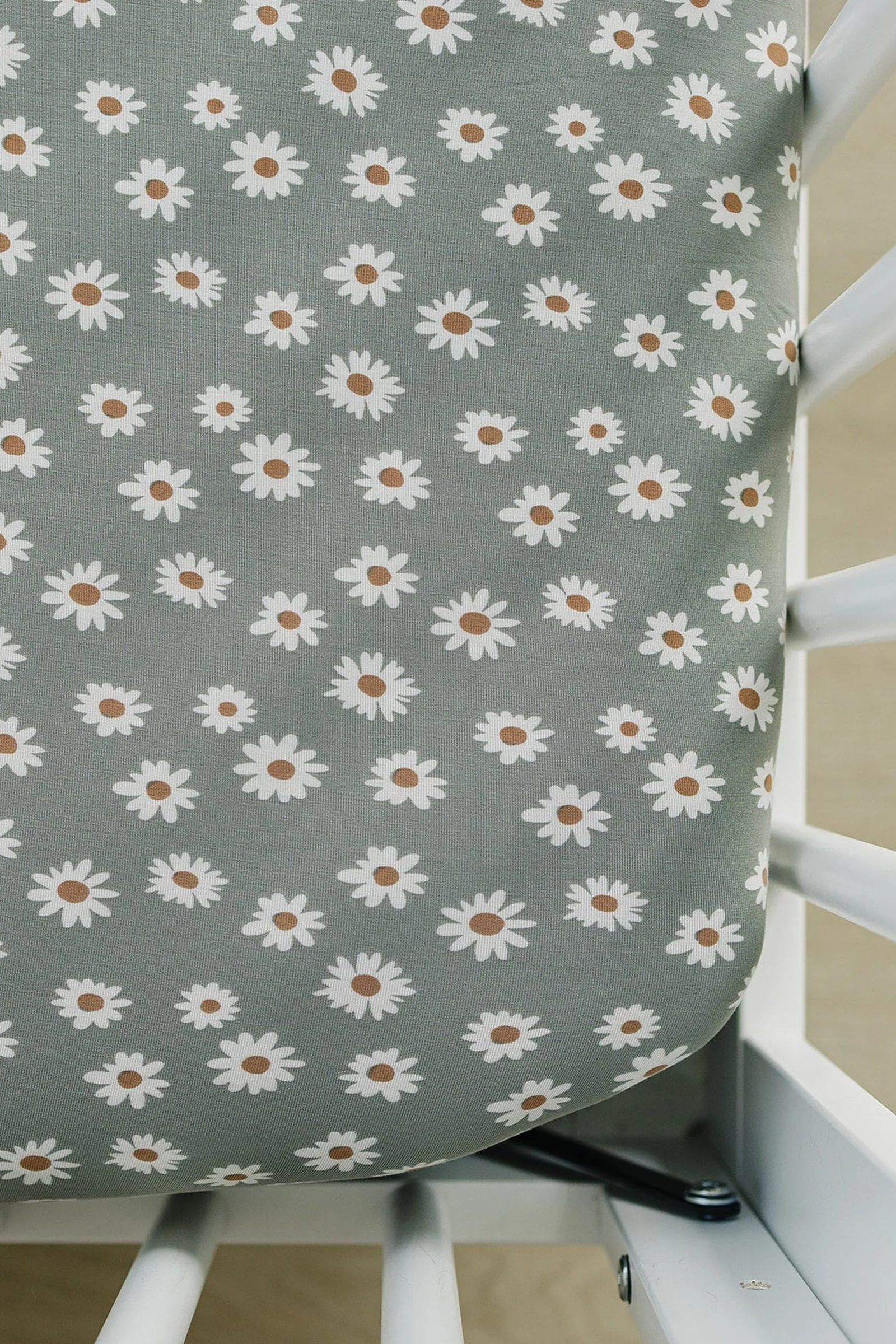 Mebie Baby Light Green Daisy Stretch Crib Sheet, Bamboo, Baby Essentials - Image 2