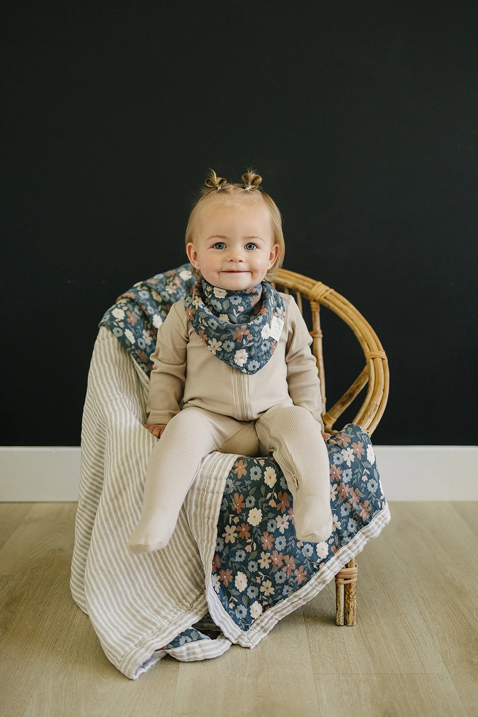 Mebie Baby Midnight Floral Muslin Bib, 100% Cotton, Baby Essentials