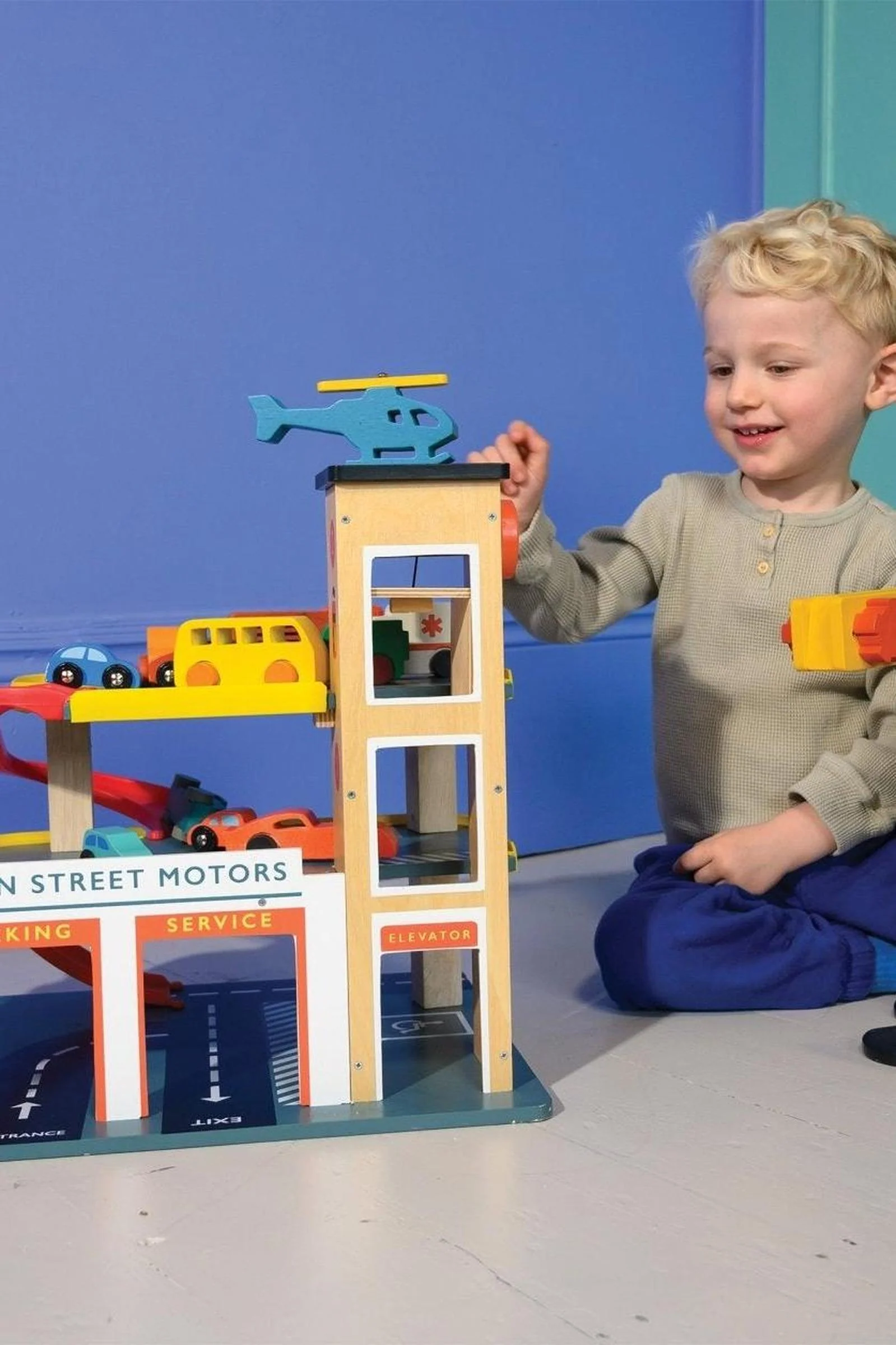 Mentari Wooden Toys, Multi-Level Garage with Lift - Image 6