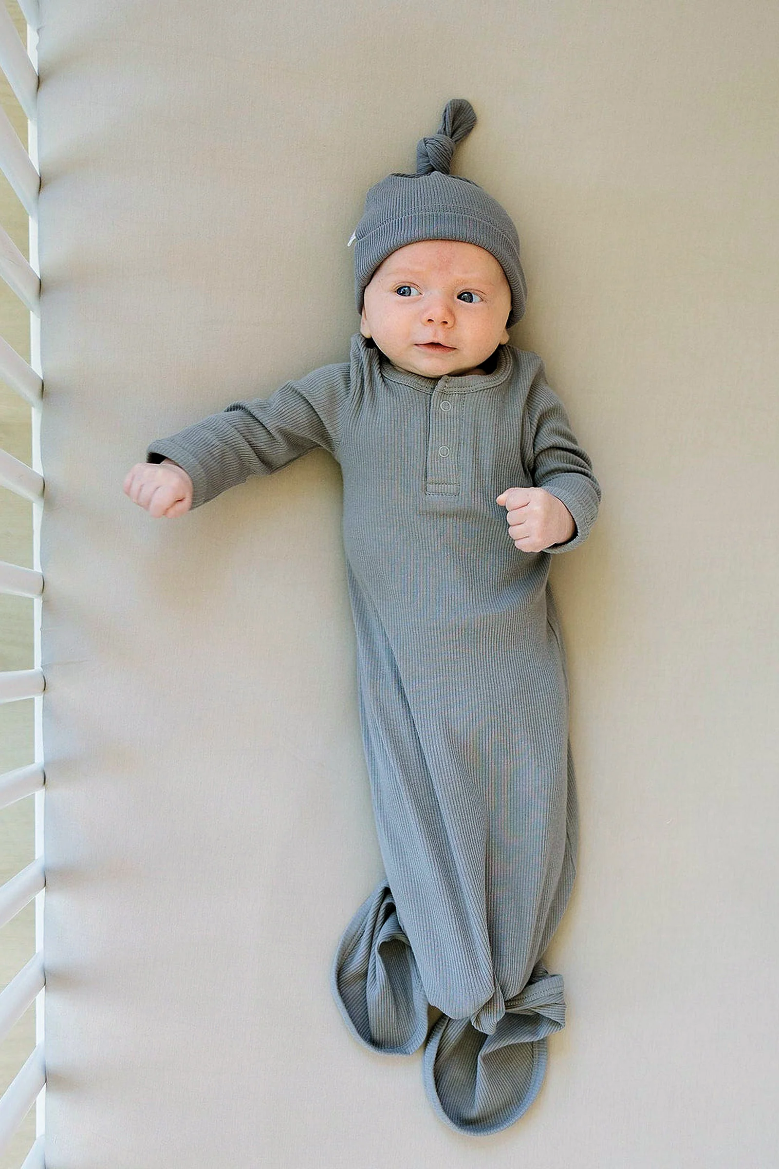 Mebie Baby Oatmeal Stretch Crib Sheet, Bamboo, Baby Essentials - Image 3