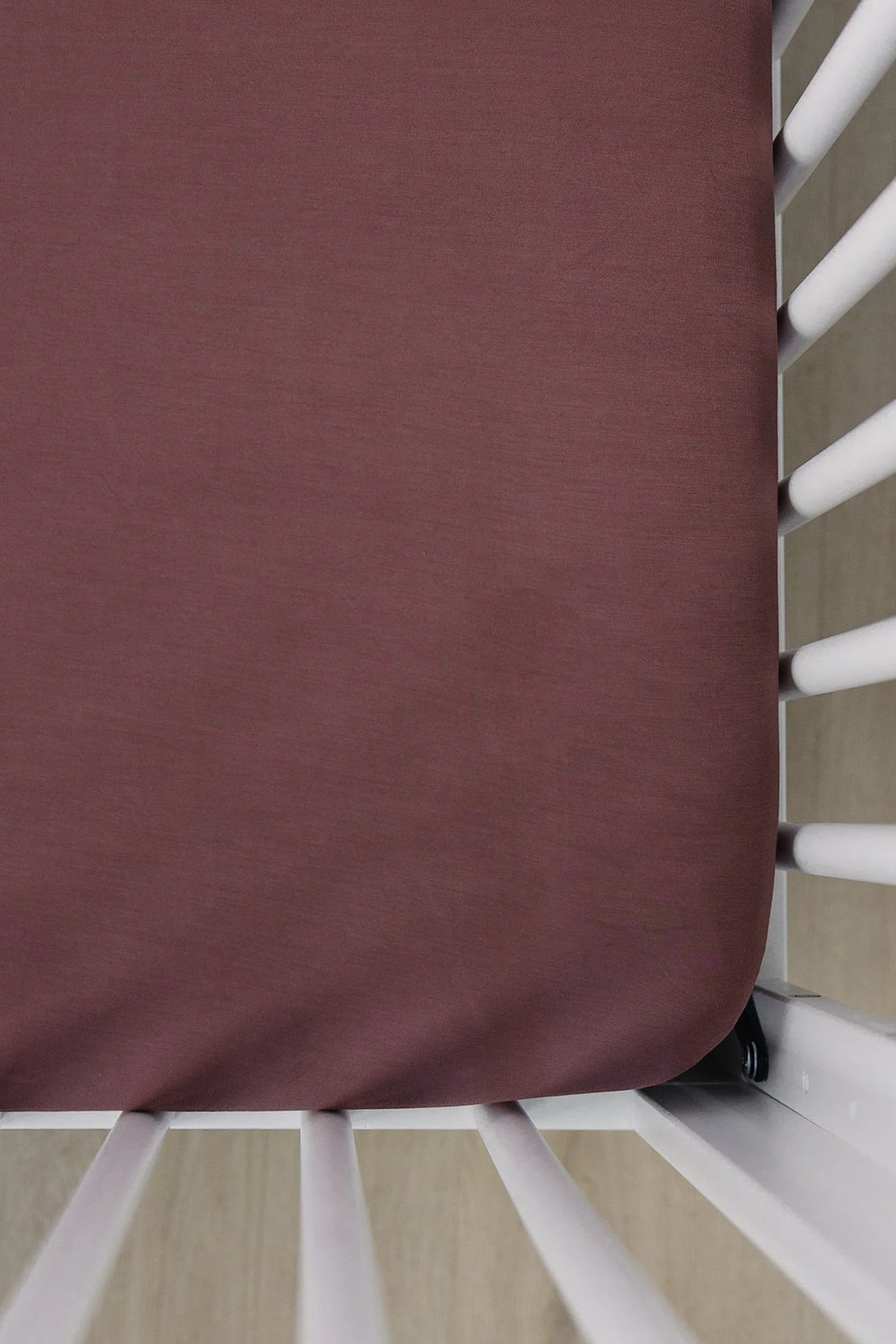 Mebie Baby Plum Stretch Crib Sheet, Bamboo, Baby Essentials - Image 2