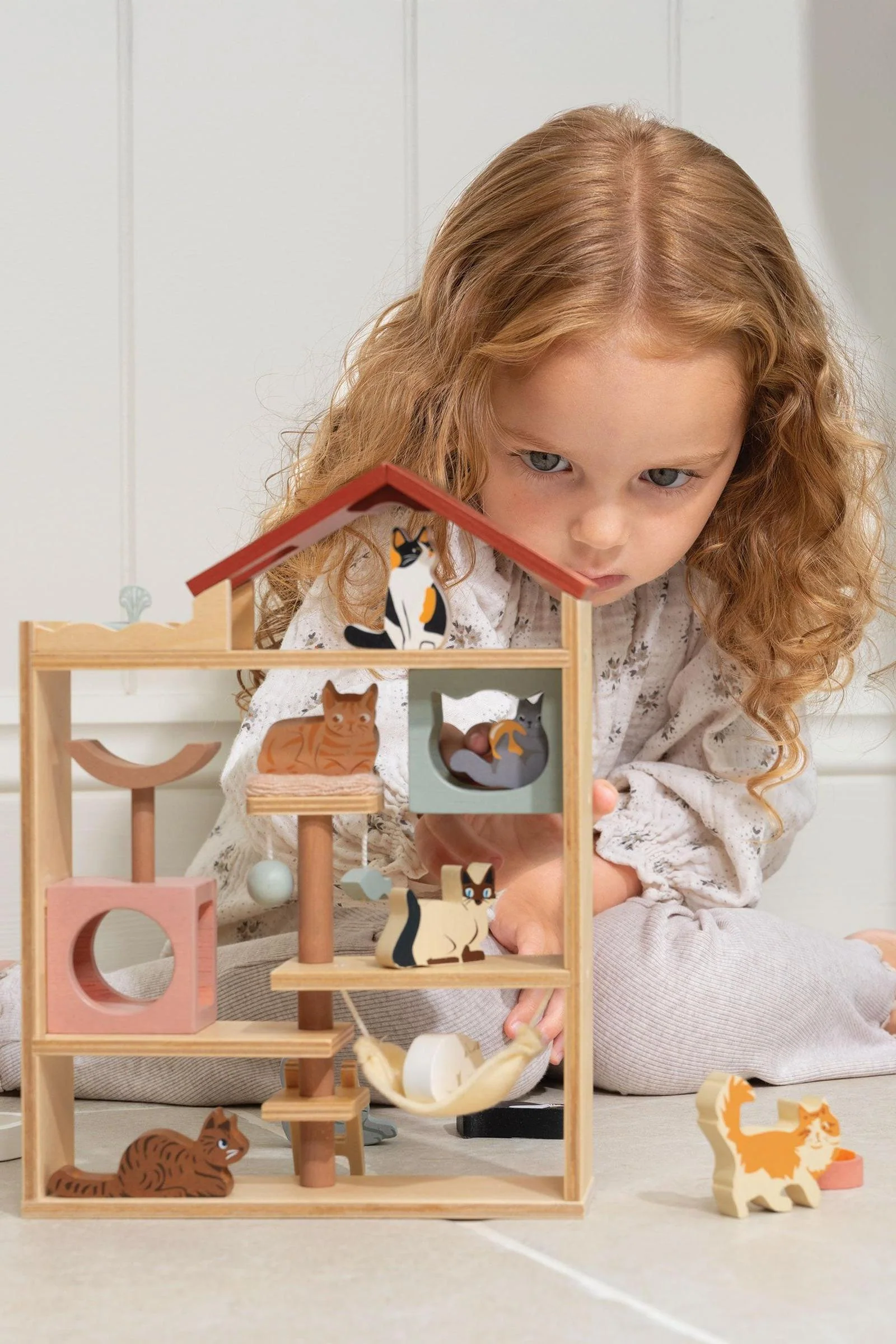 Tender Leaf Wooden Toys, Purrfect Stay Cat Hotel - Image 5