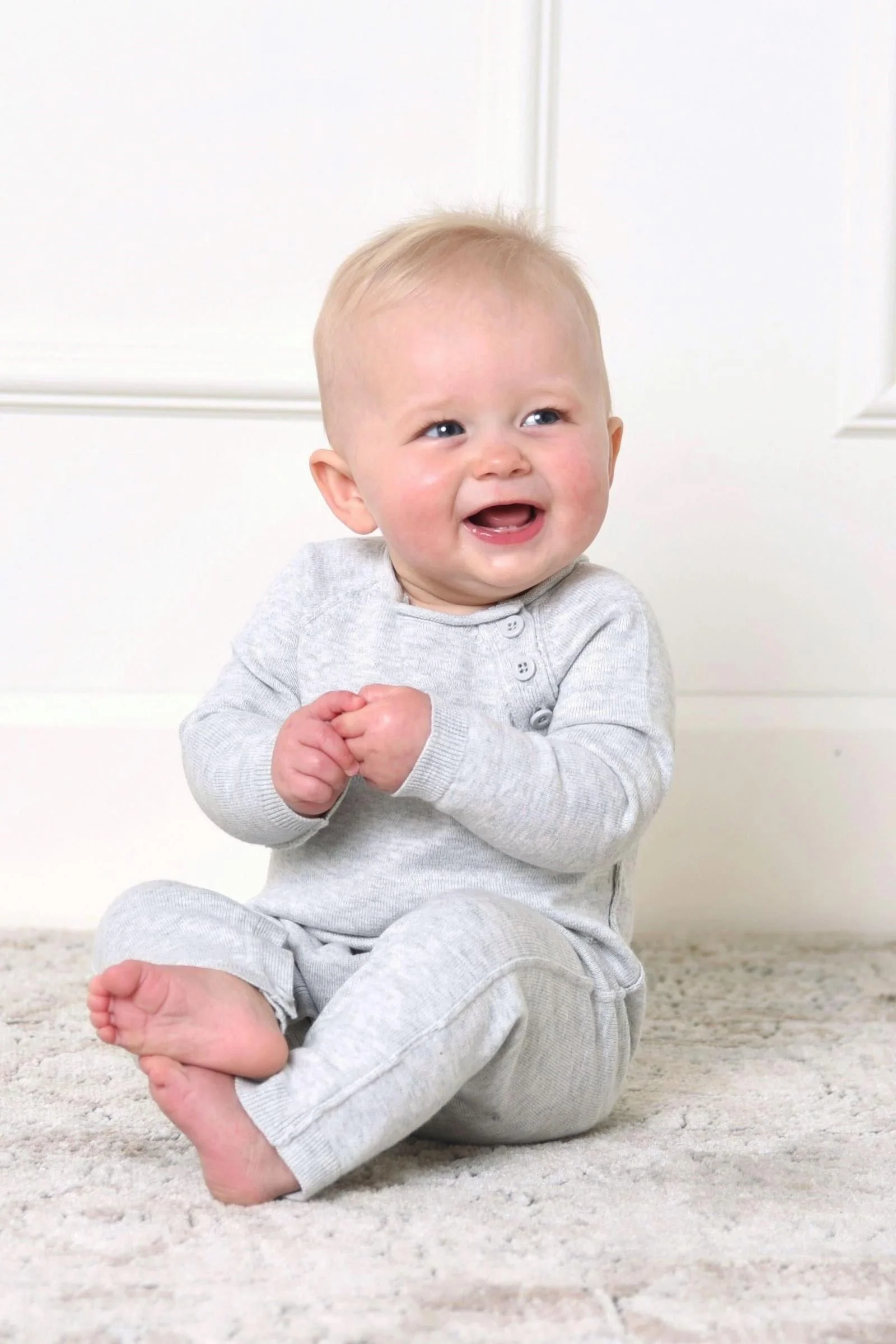Hope & Henry Organic Cotton Raglan Sweater Romper & Jacquard Blanket Gift Set for Babies, Gray