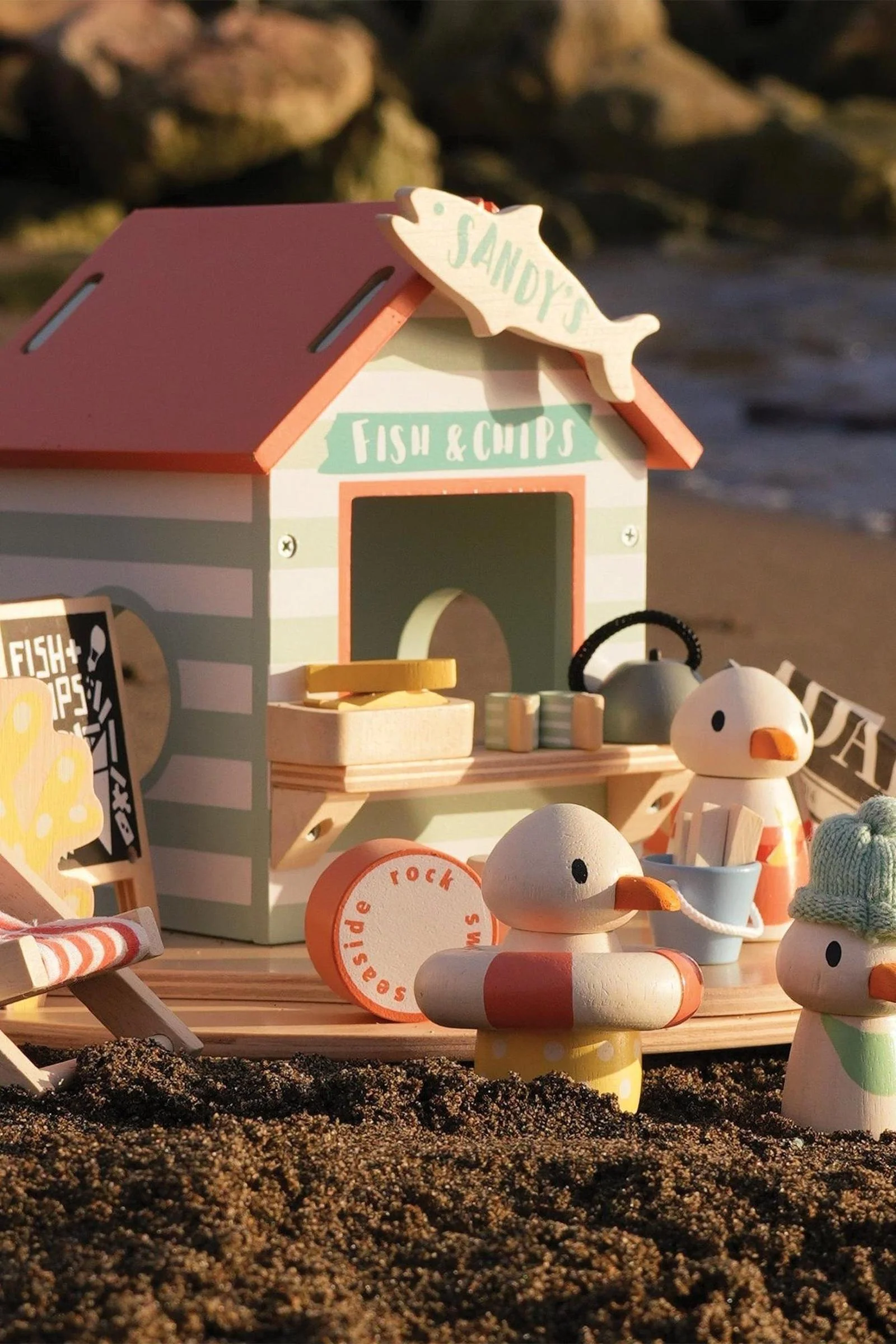 Tender Leaf Wooden Toys, Sandy's Beach Hut - Image 6