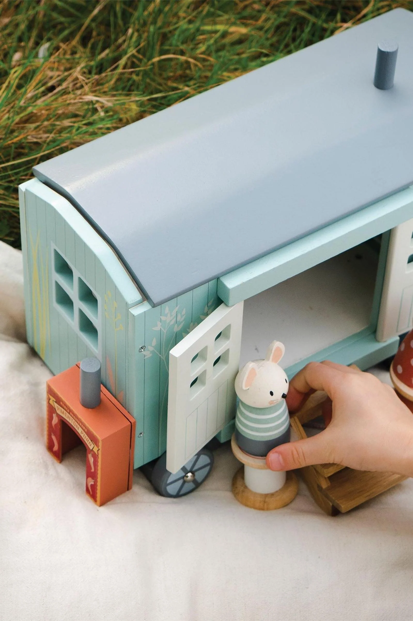 Tender Leaf Wooden Toys, Secret Meadow Shepherd’s Hut, Award Winning Toy - Image 8