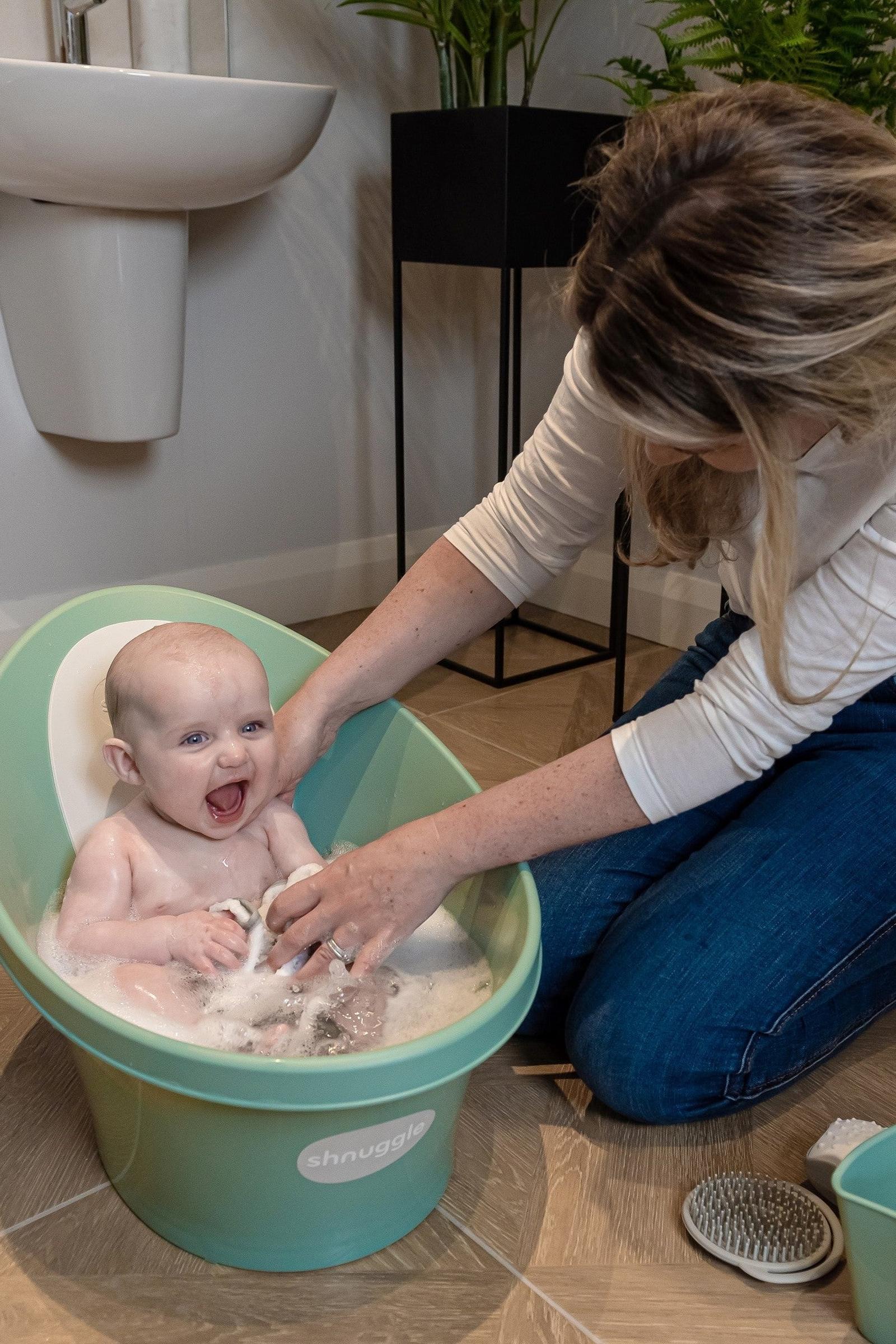 Shnuggle Bath Accessories Bundle - Ellie Scoop, Washy Jug, Boats & Wishy Toy - 4-Piece Set - Image 8