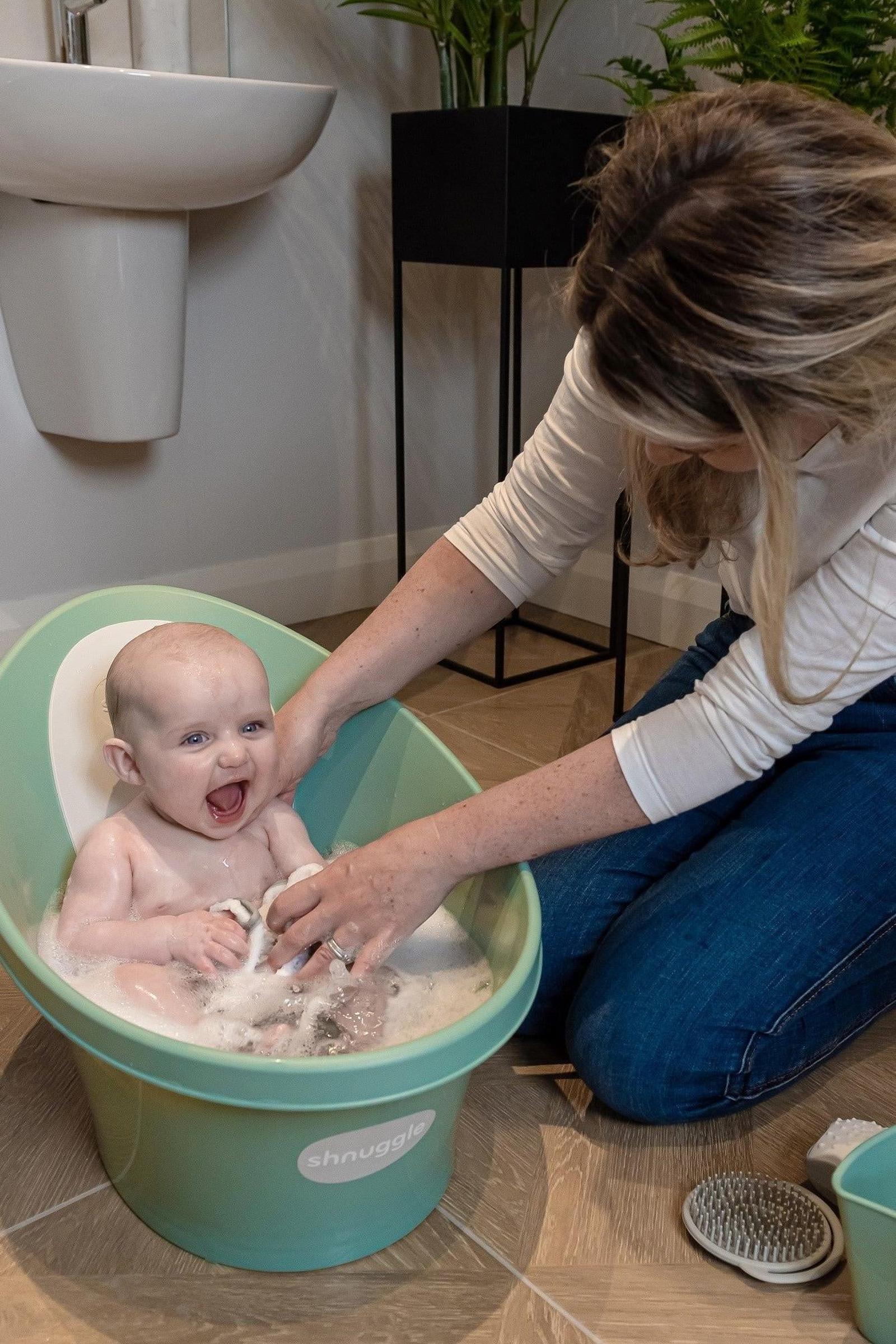 Shnuggle Newborn Bundle: Baby Bath & Accessories Bundle - 5-Piece Set - Image 9