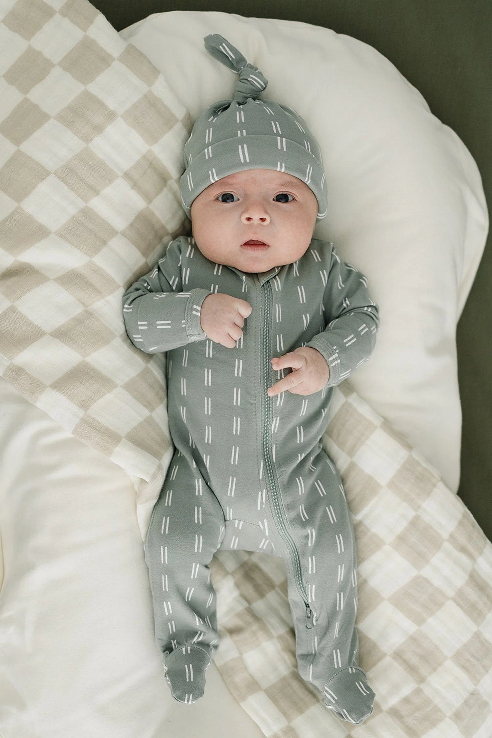 Mebie Baby Taupe Checkered Muslin Crib Quilt, 100% Cotton, Baby Essentials - Image 5