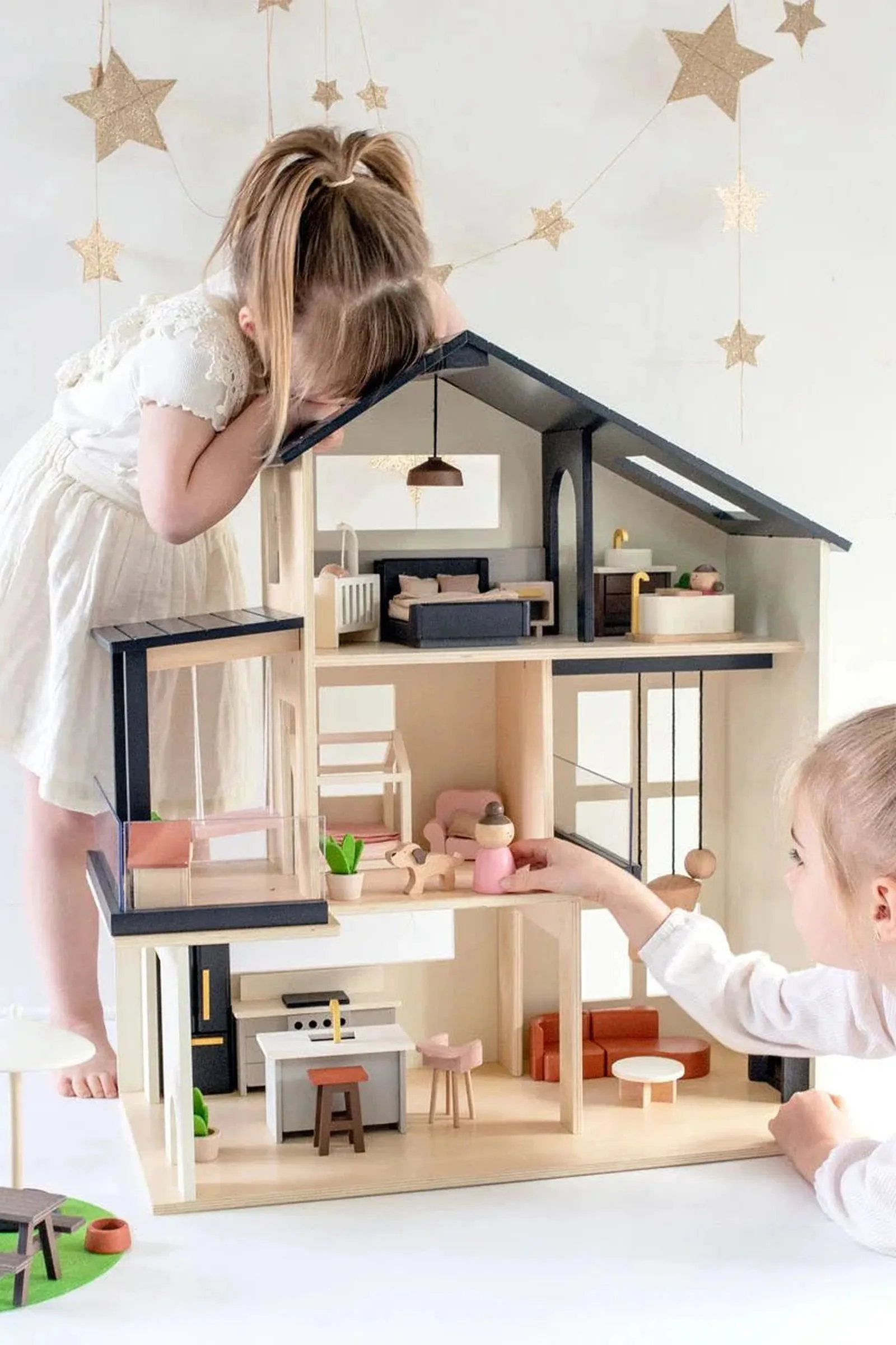 Sweetwood Edge Modern Dollhouse - Image 4