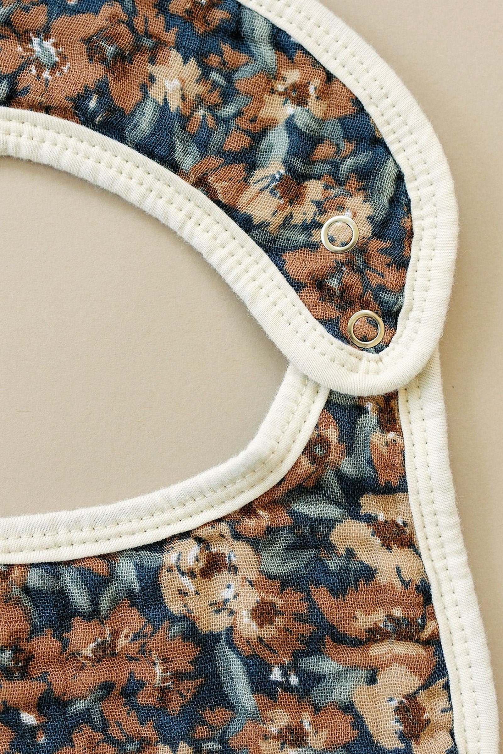 Mebie Baby Venetian Floral Classic Muslin Bib, 100% Cotton, Baby Essentials - Image 3