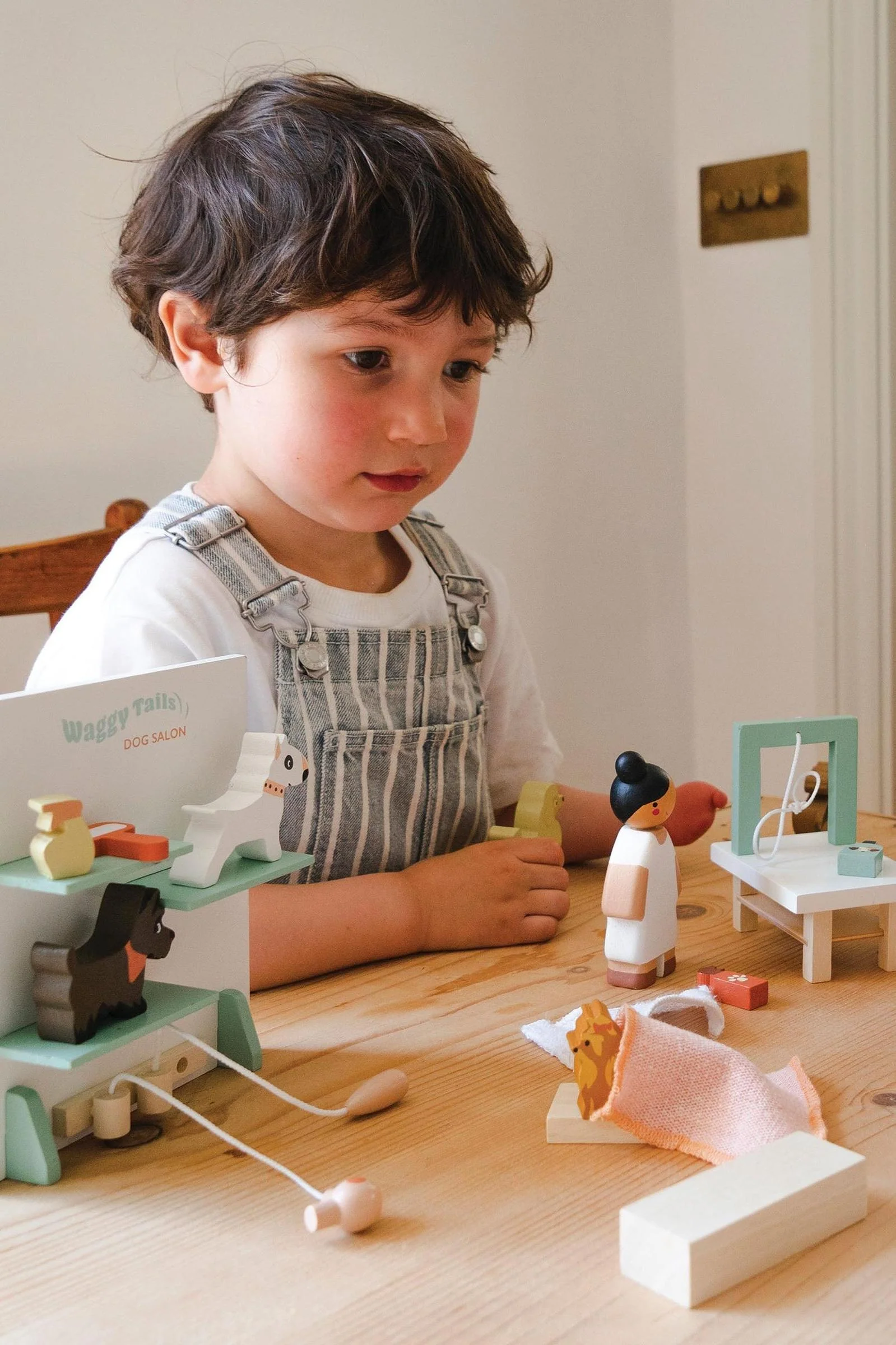 Tender Leaf Wooden Toys, Waggy Tails Dog Salon - Image 17