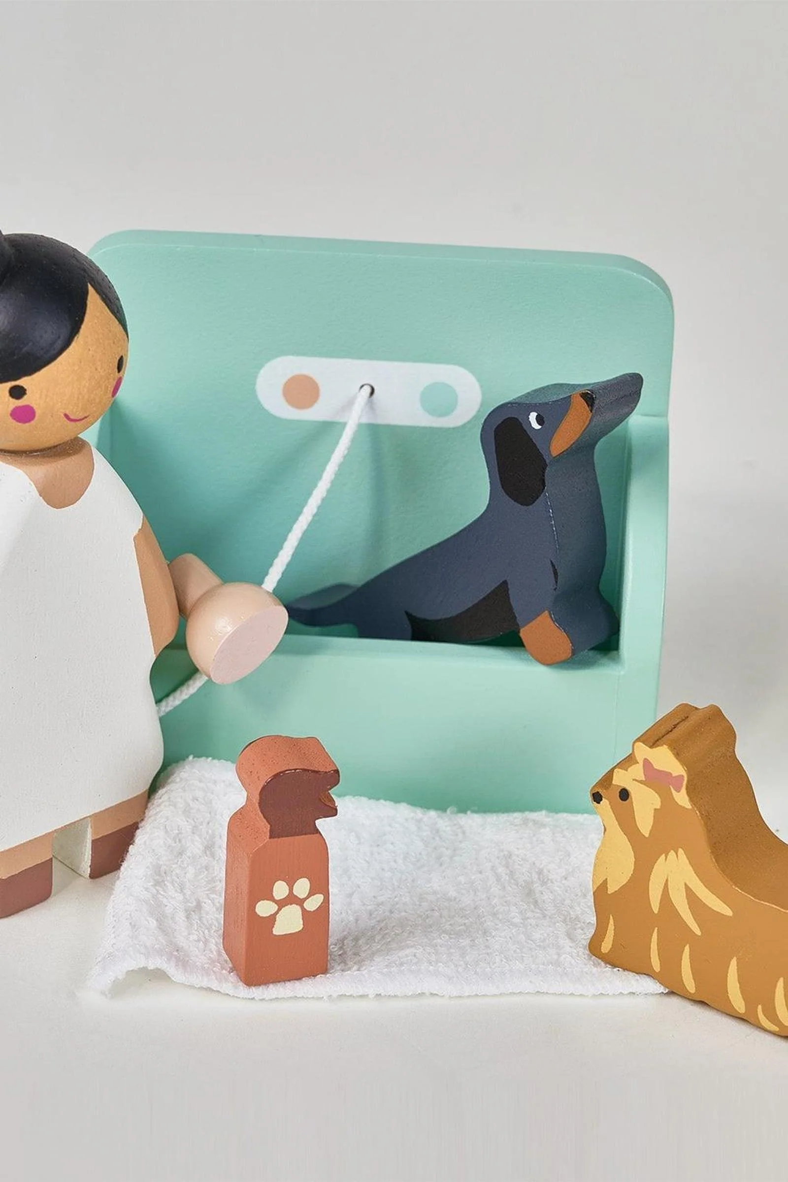Tender Leaf Wooden Toys, Waggy Tails Dog Salon - Image 4