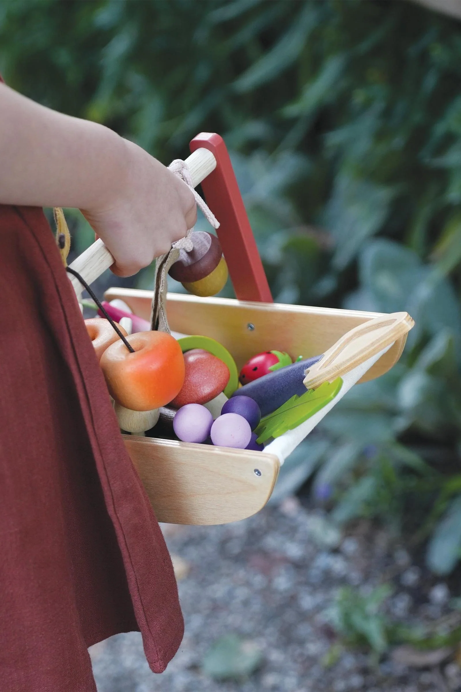 Tender Leaf Wooden Toys, Wild Wood Foraging Trug - Image 7