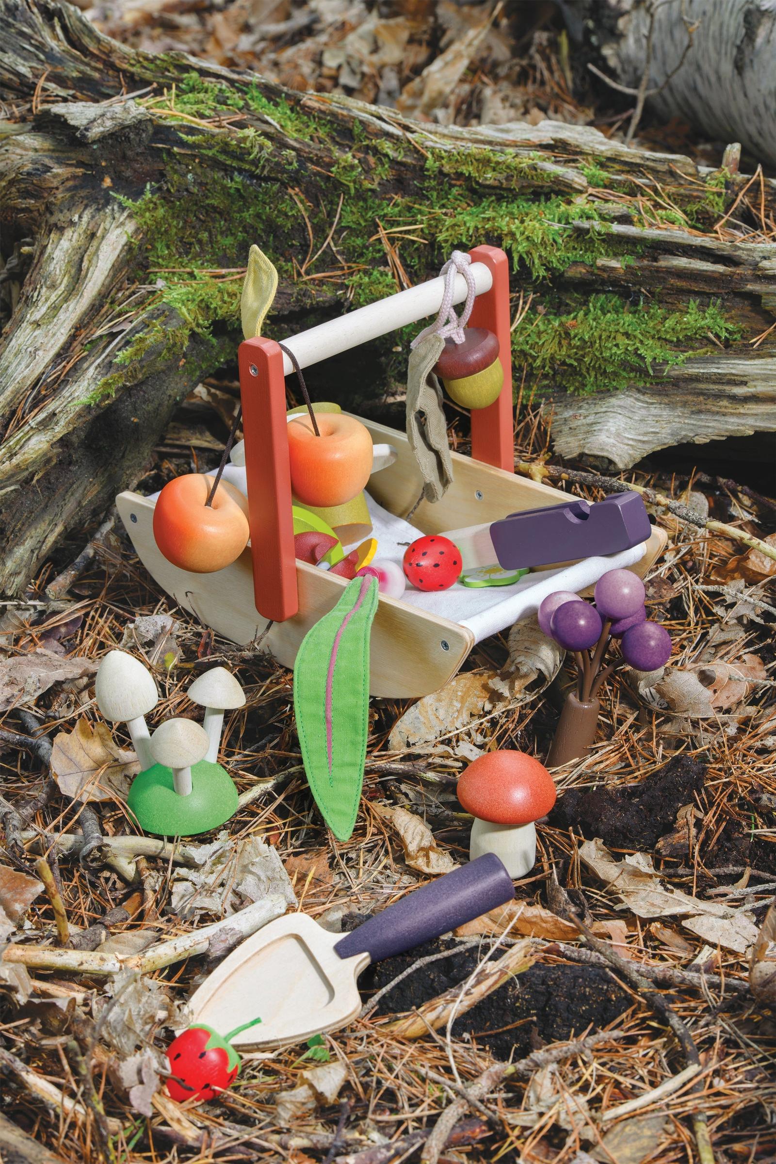 Tender Leaf Wooden Toys, Wild Wood Foraging Trug - Image 9